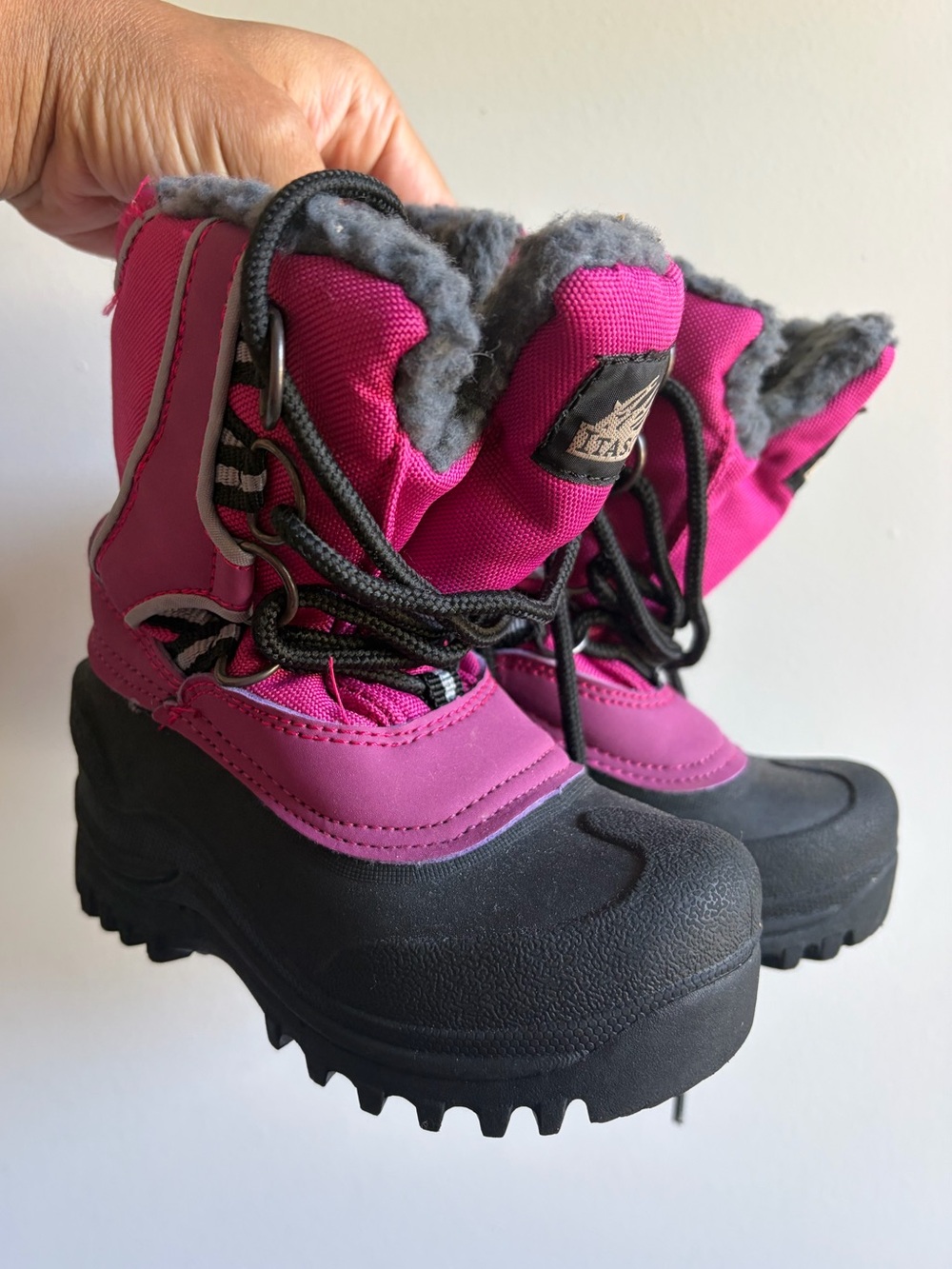 Itasca Snow Boots with Faux Fur Lining